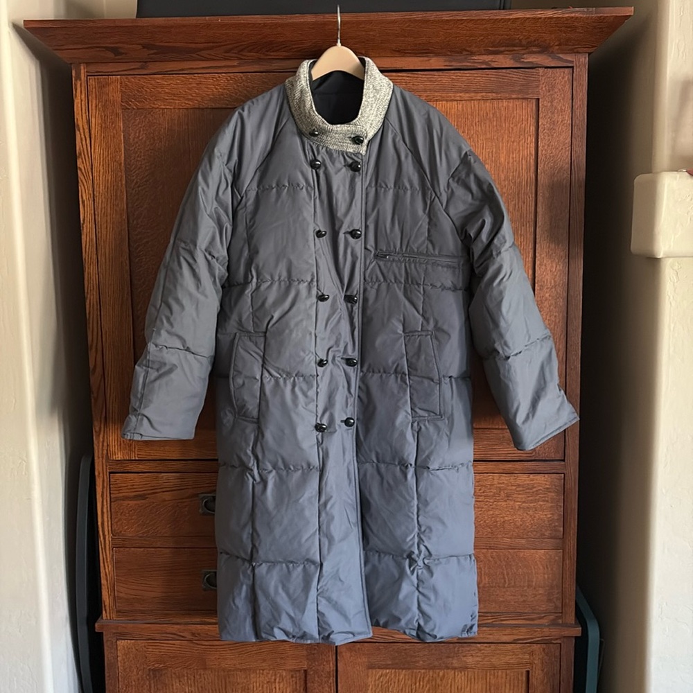 Vintage Hardy Amies Men’s Medium black down trench coat reversible to grey